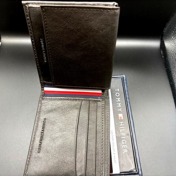 Tommy Hilfiger Mens Genuine Leather Bifold Wallet 31HP220118 with ID Window NIB - Picture 5 of 16
